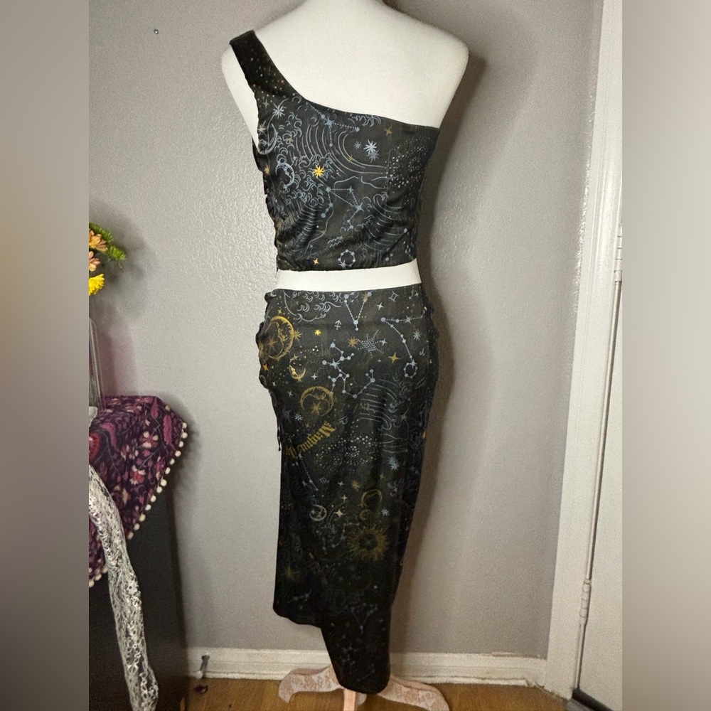 Horoscopez | euc 2 piece set, medium large. Celestial print bustier + midi skirt